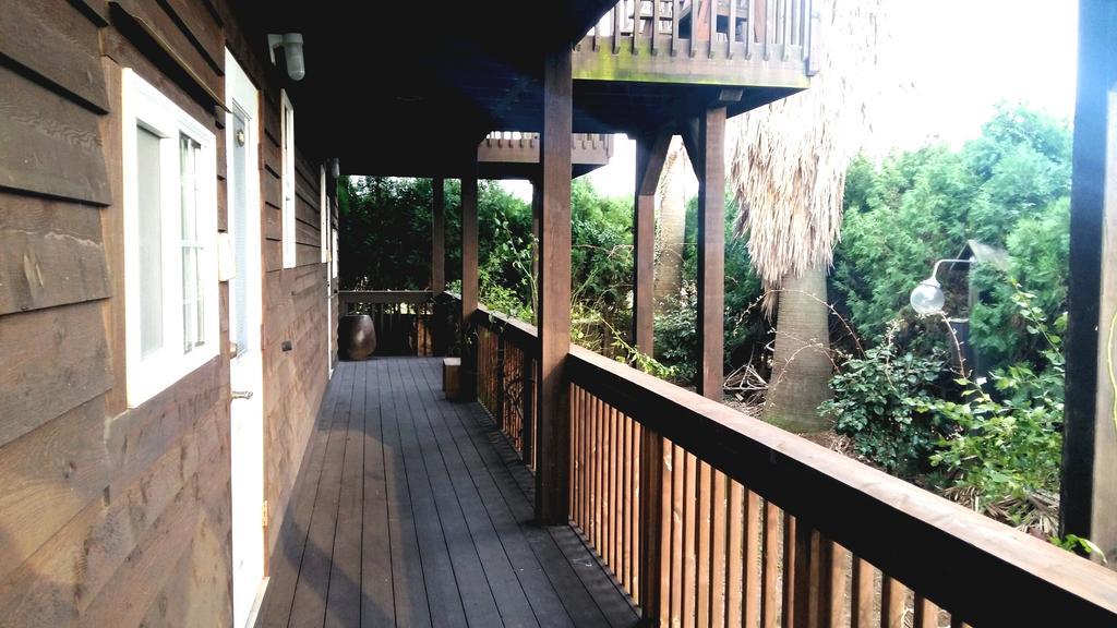 Namu Hyanggi Pension Jeju Exterior photo