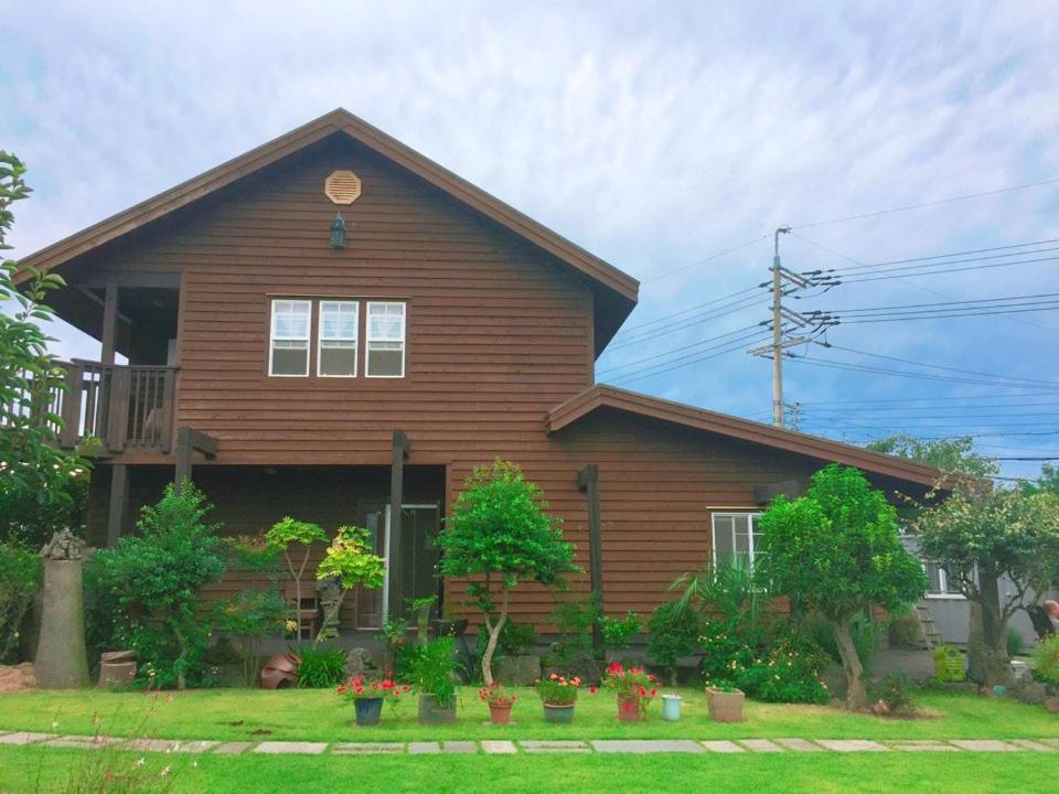 Namu Hyanggi Pension Jeju Exterior photo