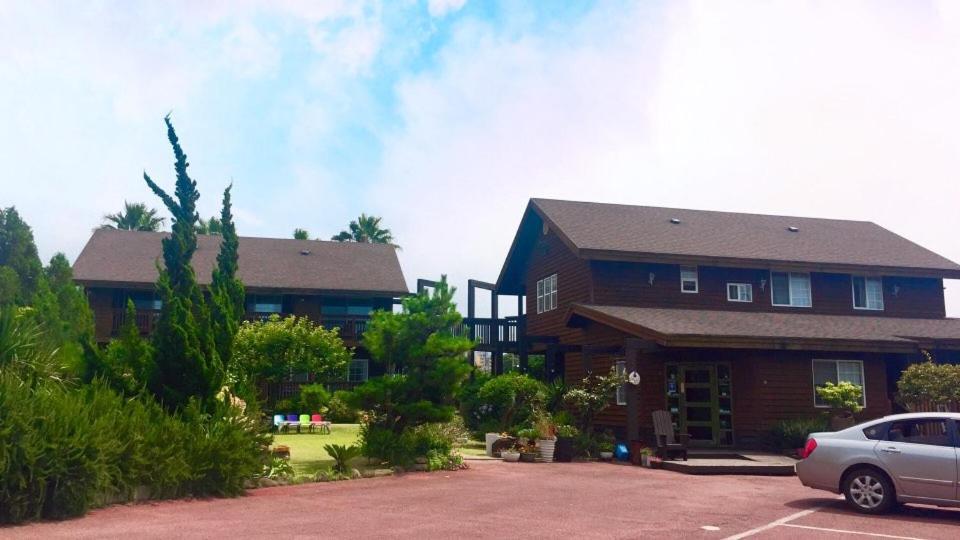 Namu Hyanggi Pension Jeju Exterior photo